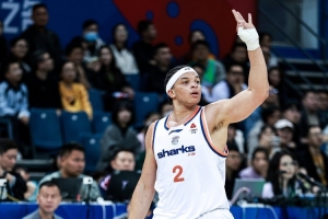 齊發力！古德溫&洛夫頓合計27中14砍下33分6板6助2斷配圖