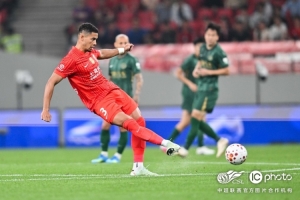 上海海港隊2-2戰平浙江俱樂部綠城隊，下輪將做客對陣成都蓉城配圖