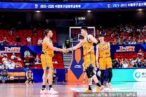 本賽季主場未嘗敗績！上海常規賽+季后賽豪取26連勝 主場23連勝配圖
