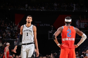狄龍:一旦文班拿到他第一個MVP 那你就再也看不到其他人拿了配圖