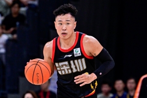 沒能站出來！賀希寧14中5僅拿12分2板3助1斷 4次犯規配圖