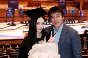 李明女兒回應父親被禁足5年：有些事，時間會給出答案配圖