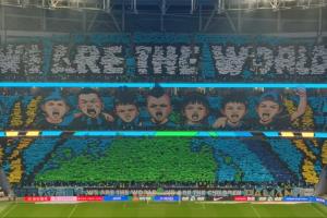 英博主場迎戰蓉城 大連北看臺打出“WE ARE THE WORLD”巨型TIFO配圖