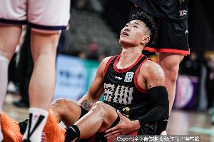 媒體人：深圳連續兩場只有八人出戰 拼到彈盡糧絕 雖敗猶榮配圖