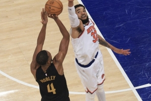 巴克利：騎士優勢在內線莫布里卻摸不到球 現在的NBA毫無戰術可言配圖