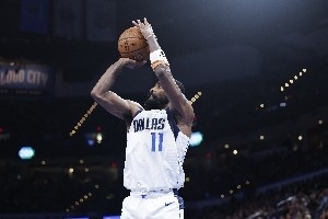 火箭大把選秀權但缺控衛 亟需重建資產的獨行俠可將歐文送至火箭配圖