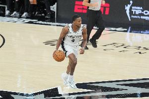目前1-2落后！米奇：福克斯和哈珀預計可以出戰G4配圖