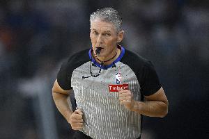 Skip：裁判福斯特收到了NBA的劇本！馬刺進總決賽打尼克斯配圖